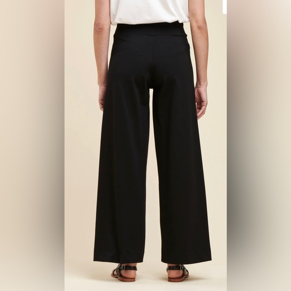 La Fee Maraboutee • 40 • Black • Highrise - Picture 3 of 12